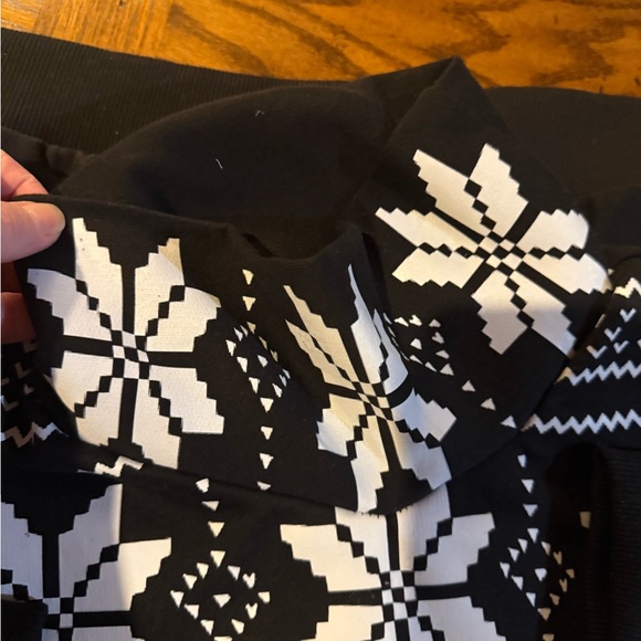 Snowflake Turtleneck Sweatshirt Plus - Picture 12 of 12